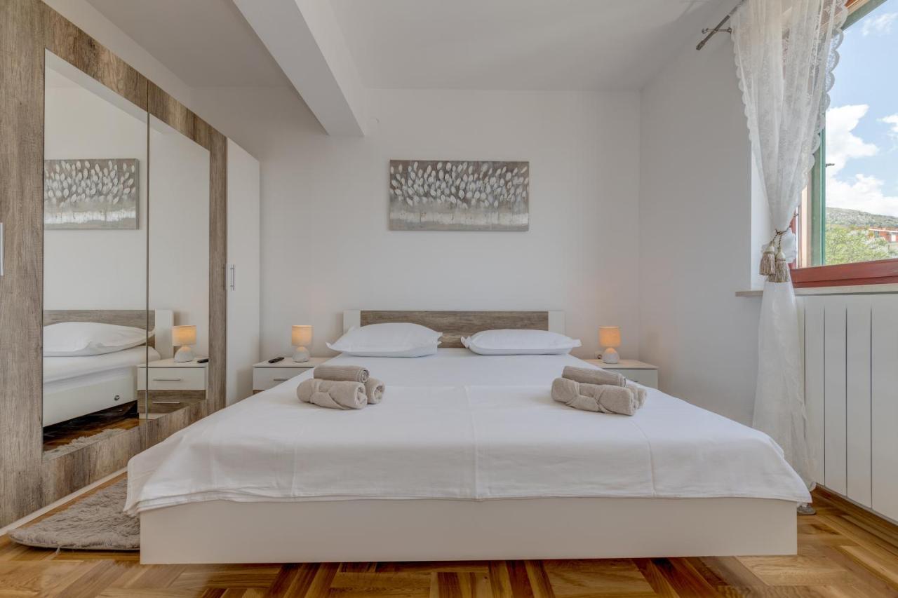 Apartman Aurelia Подстрана Екстер'єр фото